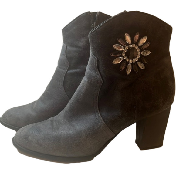 New York Transit gray ankle boots bejeweled side zipper size 7.5 block heel - Picture 1 of 5